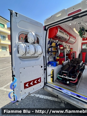 Fiat Ducato X290
Croce Rossa Italiana
Comitato di Pontedera
CRI 965 AI
Allestita MAF
Parole chiave: CRI965AI Ambulanza