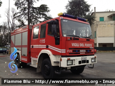 Iveco EuroFire 140E28 4x4 I serie 
Vigili del Fuoco
Comando Provinciale di Pisa
Distaccamento di Saline di Volterra (PI)
AutoPompaSerbatoio allestimento Iveco-Magirus
VF 23527
Parole chiave: Iveco EuroFire_140E28_4x4_Iserie VF23527