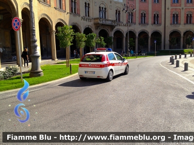 Fiat Grande Punto
Polizia Municipale
Pieve a Nievole (PT)
Parole chiave: Fiat Grande_Punto Festa_della_Protezione_Civile_2012