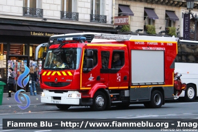 Renault Midlum II serie
France - Francia
Brigade de Sapeurs-Pompiers de Paris
AutoPompaSerbatoio allestimento Sides
Parole chiave: Renault Midlum_IIserie