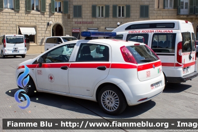 Fiat Grande Punto
Croce Rossa Italiana
Comitato Provinciale di Firenze
CRI A282D
Parole chiave: Fiat Grande_Punto CRI A282D