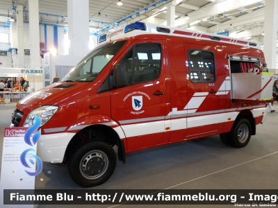 Mercedes-Benz Sprinter 4x4 III serie
Vigili del Fuoco
Corpo volontario di Parcines-Partschins (BZ)
Polisoccorso allestimento Kofler
Parole chiave: Mercedes-Benz Sprinter_4x4_IIIserie Reas_2011