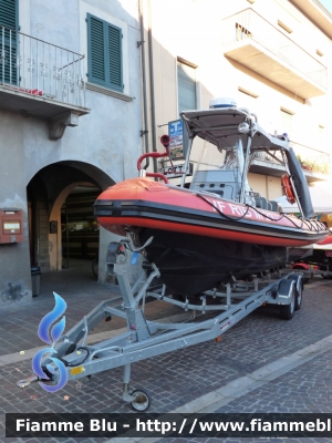 Gommone Arimar
Vigili del Fuoco
Comando Provinciale di Pisa
VVF RIB M 21
Parole chiave: Gommone RIB_M_21 Befana_VVF_2012