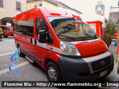 Fiat Ducato X250
Vigili del Fuoco
Comando Provinciale di Pisa
Nucleo Nucleare Batteriologico Chimico Radioattivo
Laboratorio mobile
VF 26391
Parole chiave: Fiat Ducato_X250 VF26391 Befana_VVF_2013