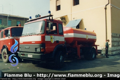 Iveco 145-17
Vigili del Fuoco
Comando Provinciale di Siena
VF 17124
Parole chiave: Iveco 145-17 VF17124