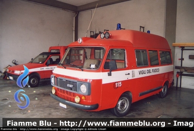 Fiat 238
Vigili del Fuoco
Ambulanza storica
Parole chiave: Fiat 238