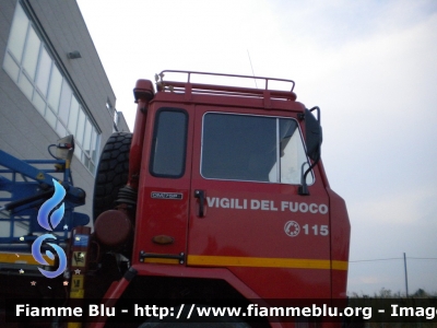 Iveco OM 75P
Vigili del Fuoco
Comando Provinciale di Belluno
VF 25862
Parole chiave: Iveco OM 75P VF25862