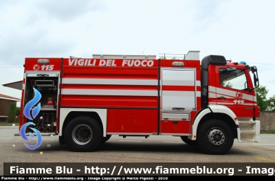 Mercedes-Benz Atego 1828 I serie
Vigili del Fuoco
Comando Provinciale di Milano
Distaccamento Volontario di Inveruno (MI)
Allestimento Scelza
VF 23237
Parole chiave: Mercedes-Benz Atego_1828_Iserie VF23237