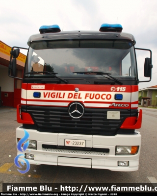 Mercedes-Benz Atego 1828 I serie
Vigili del Fuoco
Comando Provinciale di Milano
Distaccamento Volontario di Inveruno (MI)
Allestimento Scelza
VF 23237
Parole chiave: Mercedes-Benz Atego_1828_Iserie VF23237