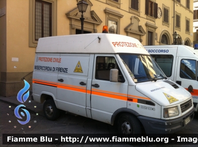 Iveco Daily II serie
Misericordia di Firenze (FI)
Protezione Civile
CODICE AUTOMEZZO: 77
Parole chiave: Iveco Daily_IIserie