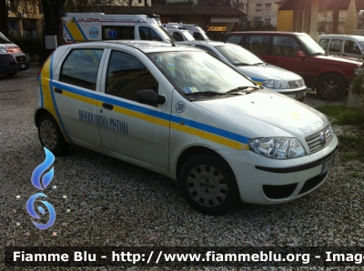 Fiat Punto Classic III serie
Misericordia di Pistoia
Servizi Sociali
CODICE AUTOMEZZO: 309
Parole chiave: Fiat Punto_IIIserie