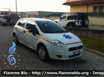 Fiat Grande Punto
P.A. Societa' Soccorso Pubblico Larciano (PT)
Servizi Sociali
CODICE AUTOMEZZO: 358
Parole chiave: Fiat_Grande_Punto_Soccorso_Pubblico_Larciano