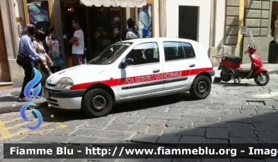 Renault Clio II serie
Polizia Municipale Firenze
CODICE AUTOMEZZO: 44
Parole chiave: Renault Clio_IIserie