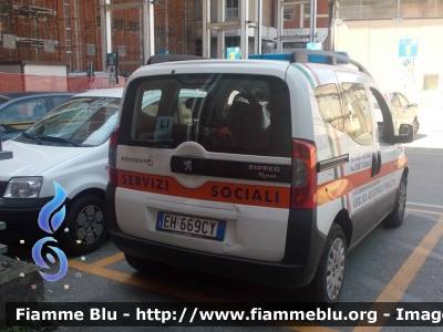 Peugeot Bipper Tepee
Pubblica Assistenza Fornacette (PI)
Automedica
CODICE AUTOMEZZO: 16
Parole chiave: Peugeot Bipper_Tepee Automedica