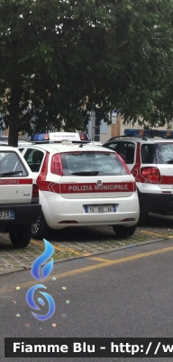 Fiat Grande Punto
Poliza Municipale Prato (PO)
CODICE AUTOMEZZO: A10
POLIZIA LOCALE YA 800 AA
Parole chiave: Fiat Grande_Punto PoliziaLocaleYA800AA