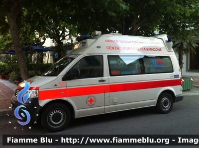 Volkswagen Transporter T5 
Croce Rossa Italiana
Comitato Locale di Lipomo (CO)
Allestita Carrozzeria Casartelli
in scorta al Giro d'Italia 2012
CODICE AUTOMEZZO: CO-22-12-04
CRI 357AA
Parole chiave: Volkswagen Transporter_T5 Ambulanza CRI357AA Giro_Italia_2012