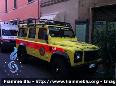 Land Rover Defender 110 SW
Corpo Nazionale
Soccorso Alpino e Speleologico
VI Zona Orobica
ZA 226 WR
In scorta al Giro d'Italia 2012
Parole chiave: Land-Rover Defender_110 Giro_italia_2012 fuoristrada