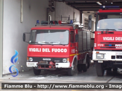 Iveco 60-10
Vigili del Fuoco
Comando Provinciale di Pistoia
Polisoccorso allestimento Baribbi
VF 14038
Parole chiave: Iveco 60-10 VF14038