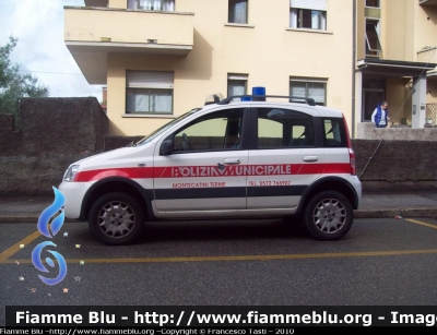 Fiat Nuova Panda 4x4
Polizia Municipale
Montecatini Terme
Parole chiave: Fiat Nuova_Panda_4x4 Polizia_Municipale