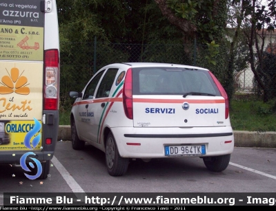 Fiat Punto Classic III serie
P.A. Croce Bianca Orentano
Servizi Sociali
CODICE AUTOMEZZO: 3
Parole chiave: Fiat Punto_IIISerie