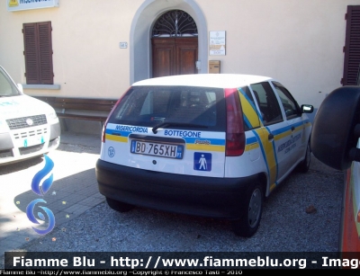 Fiat Punto I Serie
Misericordia Di Bottegone
Servizi Sociali
Allestita Mariani Fratelli
"Veicolo Dismesso"
Parole chiave: Fiat Punto_ISerie Servizi_Sociali