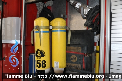 Iveco 190-26
Vigili del Fuoco
Comando Provinciale di Pisa
Distaccamento Volontario di Lari (PI)
AutoPompaSerbatoio allestimento Baribbi
Terzo vano laterale sinistro
Cuscini di sollevamento
VF 16236
Parole chiave: Iveco 190-26 VF16236