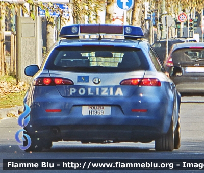 Alfa Romeo 159 Sportwagon
Polizia di Stato
Polizia Stradale in Servizio sulla Rete Autostradale ATIVA
POLIZIA H1969
Parole chiave: Alfa Romeo 159 Sportwagon Polizia di Stato Polizia Stradale ATIVA POLIZIA H1969