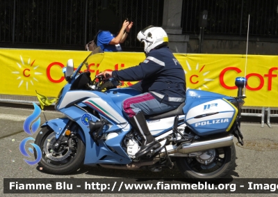 Yamaha FJR 1300 II serie
Polizia di Stato
Polizia Stradale
Allestimento Elevox
POLIZIA G3105
in scorta al Giro d'Italia 2022
Moto "Gialla"
Parole chiave: Yamaha FJR 1300 II serie POLIZIA G3105 Giro_d_Italia_2022