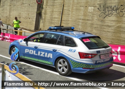 Skoda Superb Wagon III serie restyle
Polizia di Stato
Polizia Stradale
POLIZIA M6404
in scorta al Giro d'Italia 2024
Auto 06
Parole chiave: Skoda Superb_Wagon_III_serie_restyle Polizia_Stradale Giro_d_Italia_2024 POLIZIA_M6404