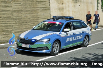 Skoda Superb Wagon III serie restyle
Polizia di Stato
Polizia Stradale
POLIZIA M6404
in scorta al Giro d'Italia 2024
Auto 06
Parole chiave: Skoda Superb_Wagon_III_serie_restyle Polizia_Stradale Giro_d_Italia_2024 POLIZIA_M6404