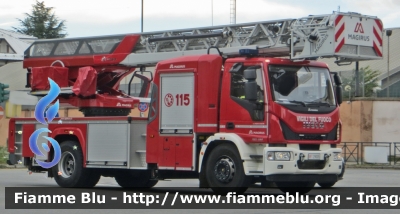 Iveco EuroCargo 180E32 IV Serie
Vigili del Fuoco
Comando Provinciale di Torino
AutoScala M39L da 39 metri allestimento Magirus
VF 29005
Parole chiave: Iveco EuroCargo 180E32 IV Serie Vigili del Fuoco Torino AutoScala M39L Magirus VF_29005