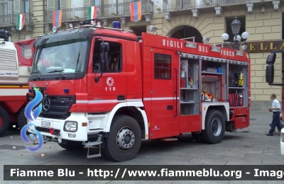 Mercedes-Benz Actros 1832 II serie
Vigili del Fuoco
Comando Provinciale di Torino
AutoPompaSerbatoio bimodale (strada-rotaia) allestimento Bai
VF 24126
Parole chiave: Mercedes-Benz Actros_1832_IIserie VF24126