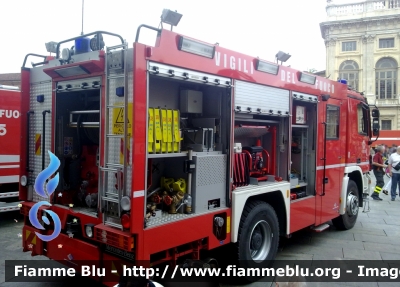 Mercedes-Benz Actros 1832 II serie
Vigili del Fuoco
Comando Provinciale di Torino
AutoPompaSerbatoio bimodale (strada-rotaia) allestimento Bai
VF 24126
Parole chiave: Mercedes-Benz Actros_1832_IIserie VF24126