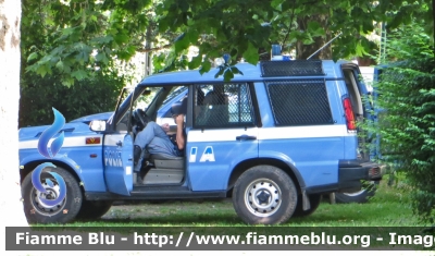 Land rover Discovery II serie Restyle
Polizia di Stato
Reparto Mobile
Servizio cinofili
POLIZIA F1009
Parole chiave: Land rover Discovery II serie Restyle Reparto Mobile cinofili Polizia F1009