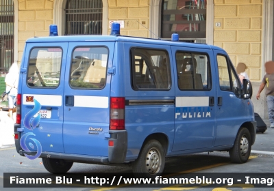 Fiat Ducato II Serie
Polizia di Stato
Polizia Ferroviaria
POLIZIA E1622
Parole chiave: Fiat Ducato II Serie Polizia Ferroviaria POLIZIA E1622