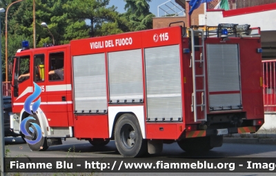 Iveco EuroFire 150E27 I serie
Vigili del Fuoco
Comando Provinciale di Torino
Distaccamento Volontario di Carignano (TO)
AutoPompaSerbatoio allestimento
Iveco-Magirus ricondizionata
VF 18957
Parole chiave: Iveco EuroFire 150E27 I serie Vigili del Fuoco Torino Distaccamento Volontario Carignano AutoPompaSerbatoio Iveco-Magirus VF 18957