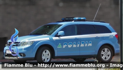 Fiat Freemont
Polizia di Stato
Polizia Stradale in Servizio sulla Rete Autostradale ATIVA
Esemplare con barra Federal Signal Traffic Storm
POLIZIA H7744
Variante logo societario squadrato
Parole chiave: Fiat Freemont PoliziaH7744