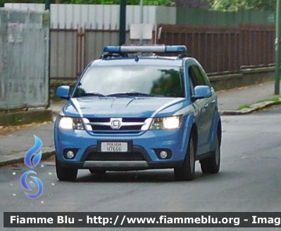 Fiat Freemont
Polizia di Stato
Polizia Stradale in Servizio sulla Rete Autostradale ATIVA
Esemplare con barra Federal Signal Traffic Storm
POLIZIA H7666
Parole chiave: Fiat Freemont PoliziaH7666