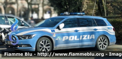 Volkswagen Passat Variant VIII serie
Polizia di Stato
Polizia Stradale in servizio sulla rete autostradale SITAF
POLIZIA M2799
- versione allestita con barra Intav Freeway -
Parole chiave: Volkswagen Passat Variant VIII serie Polizia Stradale SITAF POLIZIA M2799