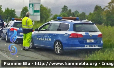 Volkswagen Passat Variant VII serie
Polizia di Stato
Polizia Stradale in servizio sulla rete autostradale SITAF
POLIZIA H7618
Parole chiave: Volkswagen Passat_Variant_VIIserie PoliziaH7618