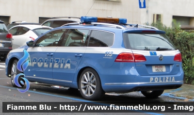 Volkswagen Passat Variant VII serie 4Motion
Polizia di Stato
Polizia Stradale in Servizio sulla Rete Autostradale ATIVA
POLIZIA H9232
- allestita con barra Federal Signal Phoenix Solaris -
Parole chiave: Volkswagen Passat Variant VII serie 4Motion Polizia Stradale ATIVA H9232