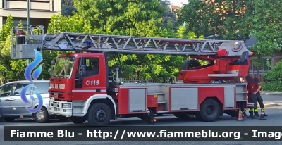 Iveco EuroFire 150E27 I serie
Vigili del Fuoco
Comando Provinciale di Torino
Distaccamento del Lingotto
VF 18700
Ricondizionato Fortini
Parole chiave: Iveco EuroFire 150E27 I serie Vigili del Fuoco Torino Lingotto VF 18700