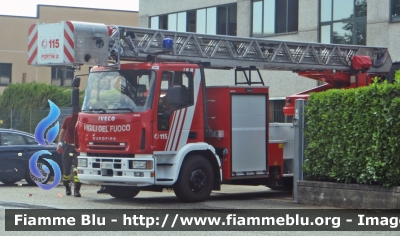 Iveco EuroFire 150E27 I serie
Vigili del Fuoco
Comando Provinciale Torino
Distaccamento Volontario di Volpiano
AutoScala allestita Iveco-Magirus e Ricondizionata Fortini
VF 28982
Parole chiave: Iveco EuroFire 150E27 I serie Vigili del Fuoco Torino Volpiano AutoScala Iveco-Magirus Fortini VF 28982