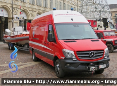 Mercedes-Benz Sprinter III serie restyle
Vigili del Fuoco
Comando Provinciale di Torino
Nucleo NSSA
VF29126
Parole chiave: Mercedes-Benz Sprinter III serie restyle Vigili del Fuoco Torino NSSA VF29126 Santa_Barbara_2018