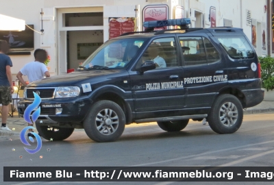 Tata Safari
Polizia Municipale
Comune di Polignano a Mare (BA)
Nucleo Protezione Civile
Parole chiave: Tata Safari Polizia Municipale Comune di Polignano a Mare (BA)