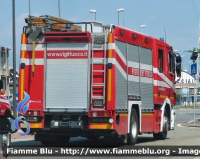 Mercedes-Benz Actros 1841 II serie
Vigili del Fuoco
Comando Provinciale di Torino
Distaccamento Volontario di Rivoli (TO)
AutoPompaSerbatoio allestimento Bai
VF 22597
Parole chiave: Mercedes-Benz Actros 1841 II serie Vigili_del_Fuoco Torino Volontari_Rivoli VF22597