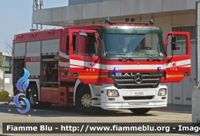 Mercedes-Benz Actros 1841 II serie
Vigili del Fuoco
Comando Provinciale di Torino
Distaccamento Volontario di Rivoli (TO)
AutoPompaSerbatoio allestimento Bai
VF 22597
Parole chiave: Mercedes-Benz Actros 1841 II serie Vigili_del_Fuoco Torino Volontari_Rivoli VF22597