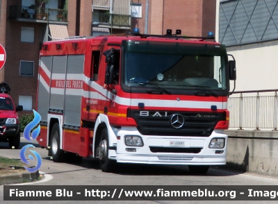 Mercedes-Benz Actros 1841 II serie
Vigili del Fuoco
Comando Provinciale di Torino
Distaccamento Volontario di Rivoli (TO)
AutoPompaSerbatoio allestimento Bai
VF 22597
Parole chiave: Mercedes-Benz Actros 1841 II serie Vigili_del_Fuoco Torino Volontari_Rivoli VF22597