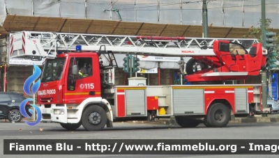 Iveco EuroFire 150E28 II serie
Vigili del Fuoco
Comando Provinciale di Torino
AutoScala da 30 metri allestimento Iveco-Magirus
VF 22936
Parole chiave: Iveco_EuroFire_150E28_II_serie Torino VF_22936