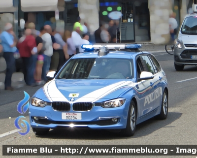 BMW 318 Touring F31 restyle
Polizia di Stato
Polizia Stradale 
in scorta al Giro d'Italia 2016
POLIZIA M0294
Parole chiave: BMW 318 Touring F31 restyle Polizia Stradale Giro d&#039;Italia_2016 POLIZIA M0294